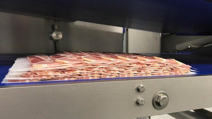 Fully automatic Layout bacon line